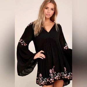 Free People Te Amo Black Floral Midi Dress size Large